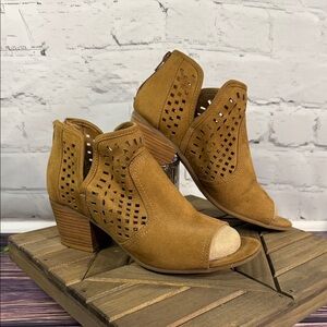 EoroSoft by Sofft Adrienna Gold Camel Peep-Toe Heeled Boots Laser Cut